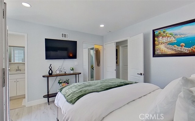 Image 5 of 7 For 17891 Caledonia