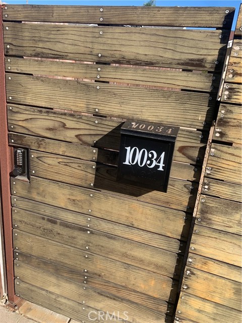 Detail Gallery Image 2 of 10 For 10034 Noble Ave, –,  CA 91345 - 0 Beds | 1 Baths