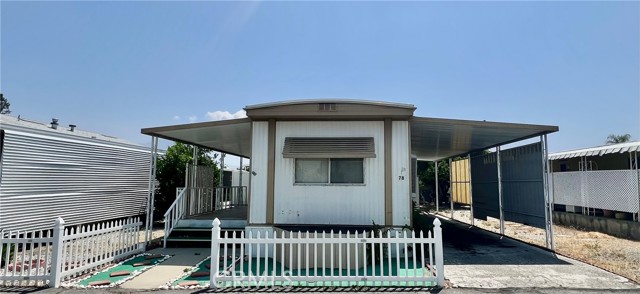 880 N Lake Street, Hemet CA: https://media.crmls.org/medias/92d64175-54a8-4951-8a94-9fd7ba66e7e1.jpg