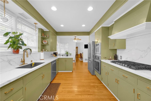929 E Marshall Place, Long Beach CA: https://media.crmls.org/medias/92d676fd-d38a-4a89-8277-249c349e372c.jpg