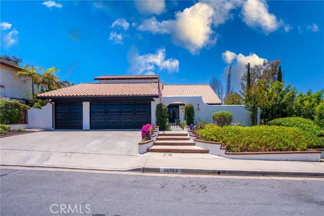 26982 Pueblonuevo Drive, Mission Viejo CA: https://media.crmls.org/medias/92d6bf3d-2441-42e1-bd43-b4b91183a30c.jpg