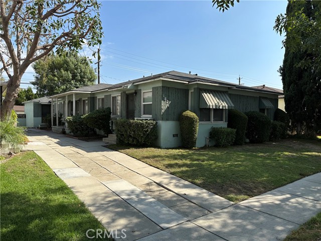 1824 North Hollywood Way photo 2