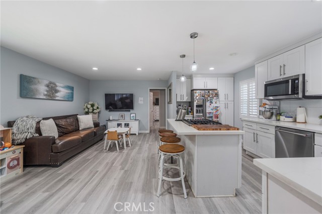 622 S Indiana Street, Anaheim CA: https://media.crmls.org/medias/92d79f84-c5aa-4126-85d0-457bd66fe0b0.jpg