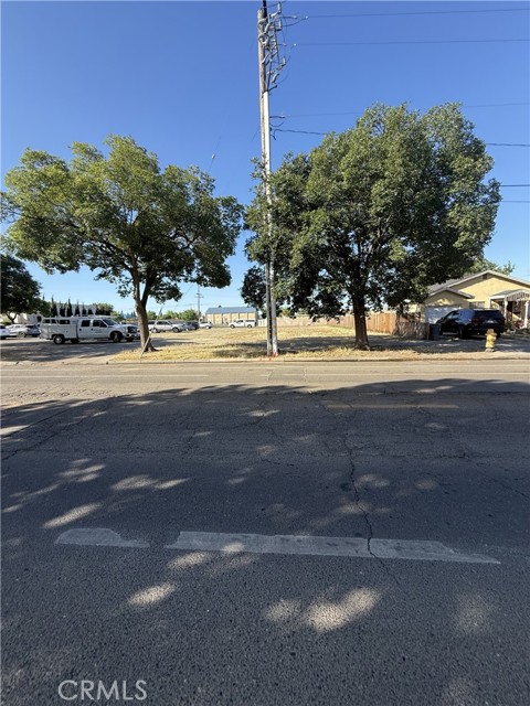 170 E 13th Street, Merced CA: https://media.crmls.org/medias/92d8aa80-6eb6-4ba8-b142-641b2da97cbf.jpg
