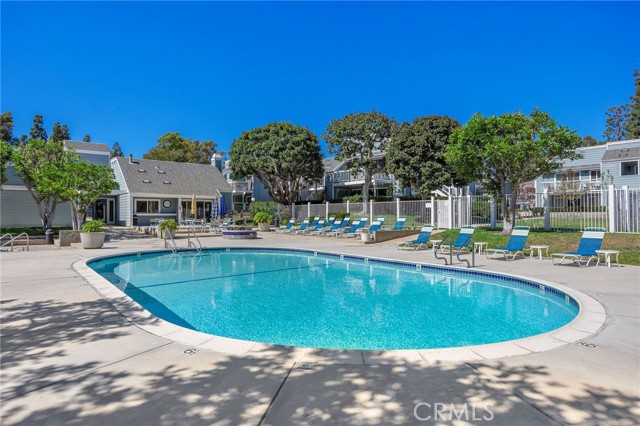 6000 Bixby Village Drive, Long Beach CA: https://media.crmls.org/medias/92d98044-70bb-4fa9-8518-90a263505d40.jpg