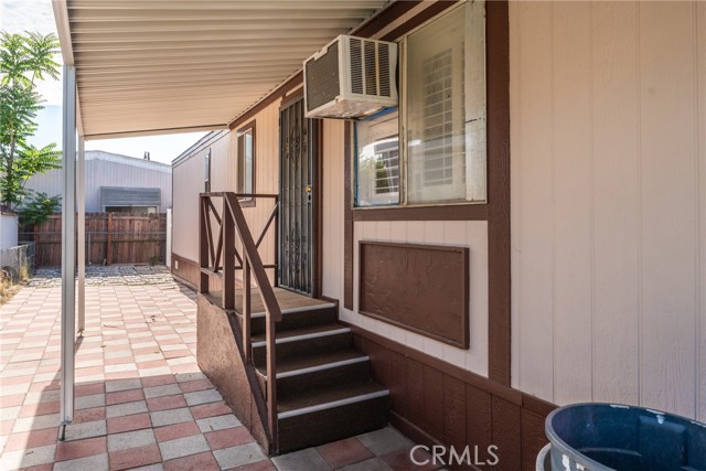 17225 Valley Boulevard, Fontana CA: https://media.crmls.org/medias/92d9dfc5-aaa3-4bb4-9893-fb5d5c977ff0.jpg