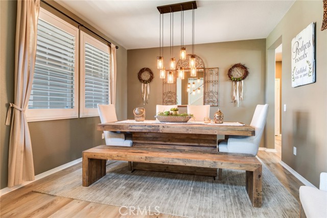 4765 Falconview Court, Fontana CA: https://media.crmls.org/medias/92d9fe9b-8e21-4069-8a93-856f8de2d1b0.jpg