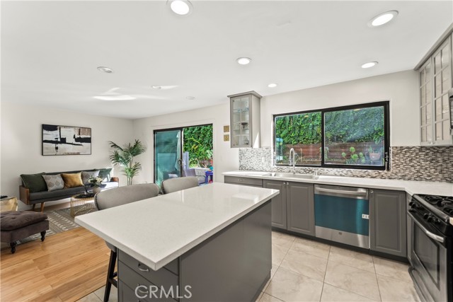 Detail Gallery Image 7 of 33 For 4227 Freedom Dr #304,  Calabasas,  CA 91302 - 3 Beds | 2 Baths