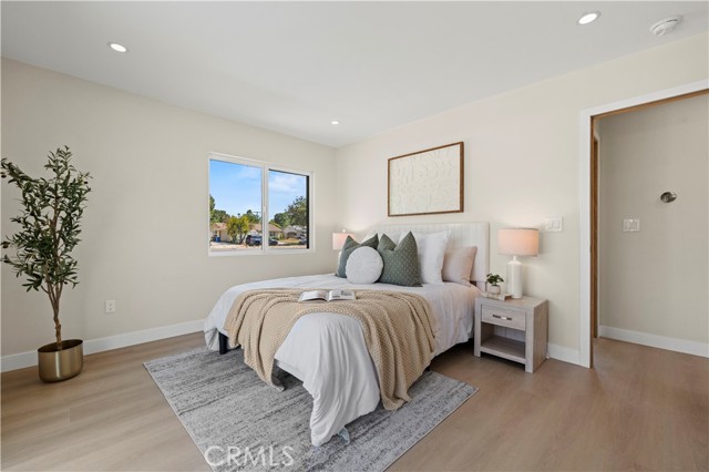 23701 Sylvan Street, Woodland Hills CA: https://media.crmls.org/medias/92db1c91-1744-4b8c-a911-772ff792c06c.jpg