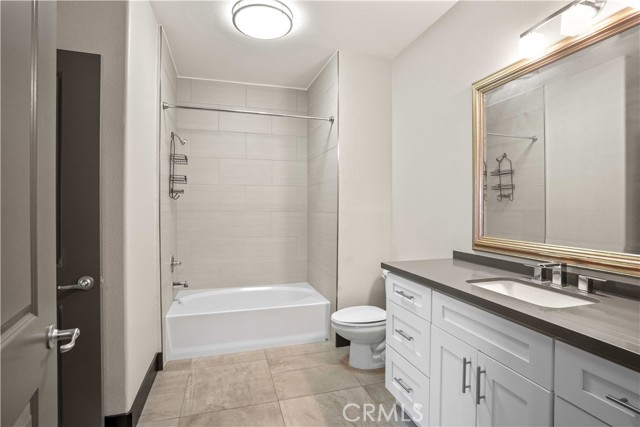 Detail Gallery Image 9 of 18 For 24595 Town Center Dr #3211,  Valencia,  CA 91355 - 2 Beds | 2 Baths
