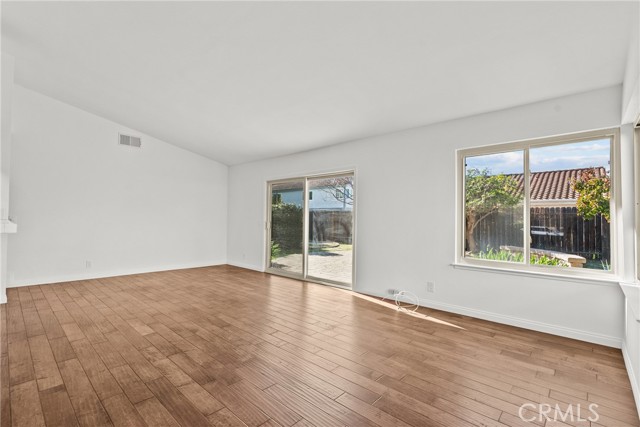 Detail Gallery Image 13 of 48 For 4847 Talmadge, Moorpark,  CA 93021 - 3 Beds | 2 Baths