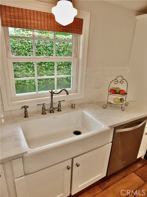 2285 Avalon, Costa Mesa CA: https://media.crmls.org/medias/92db96de-50aa-4b6d-a05e-9b2ef512289e.jpg