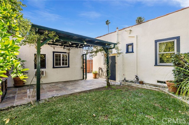 Detail Gallery Image 5 of 28 For 1323 5th St, Glendale,  CA 91201 - 2 Beds | 1 Baths