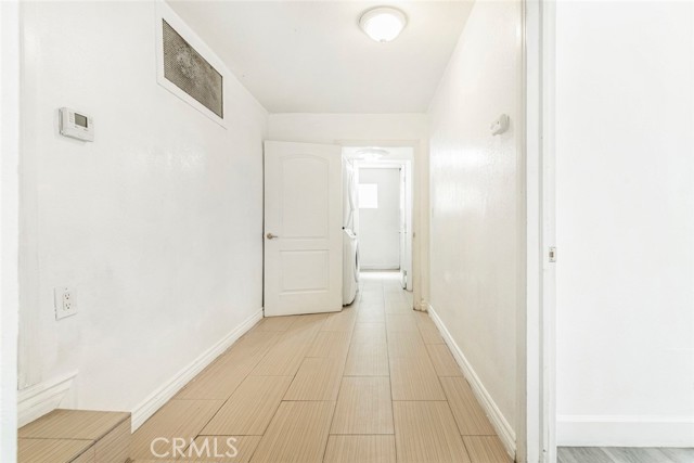 10058 Sunland Boulevard, Sunland CA: https://media.crmls.org/medias/92ddf639-83d6-4559-901b-b037e4e13722.jpg