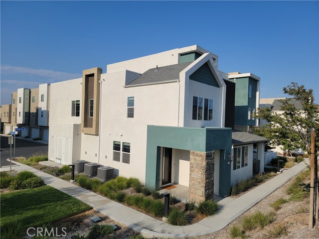 Detail Gallery Image 3 of 39 For 27078 Painted Sky Way, Valencia,  CA 91381 - 3 Beds | 2/1 Baths