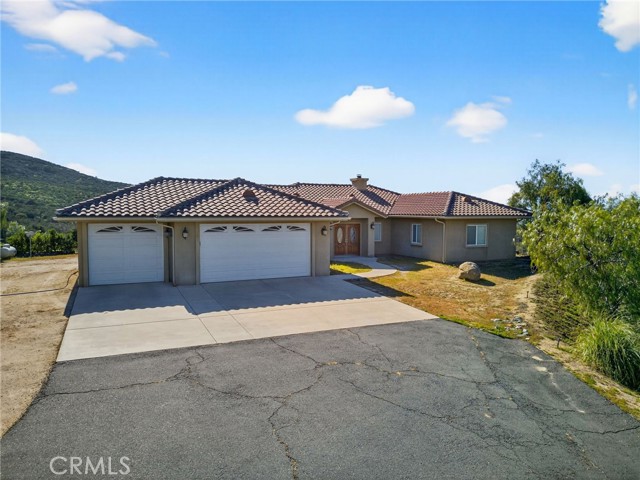 Detail Gallery Image 6 of 69 For 39475 Bruce Ln, Temecula,  CA 92592 - 4 Beds | 3/1 Baths