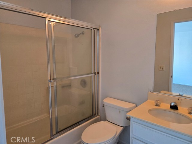 Detail Gallery Image 7 of 18 For 8338 Woodley Pl #7,  North Hills,  CA 91343 - 2 Beds | 2/1 Baths