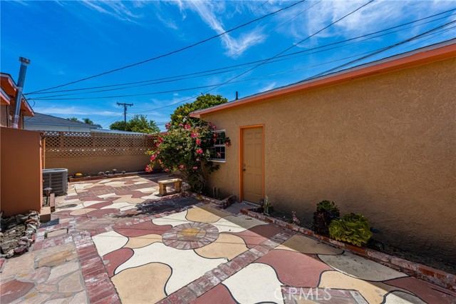2775 Wetherly Avenue, Long Beach CA: https://media.crmls.org/medias/92df692c-fea5-4a12-8a44-ce8619a6602f.jpg
