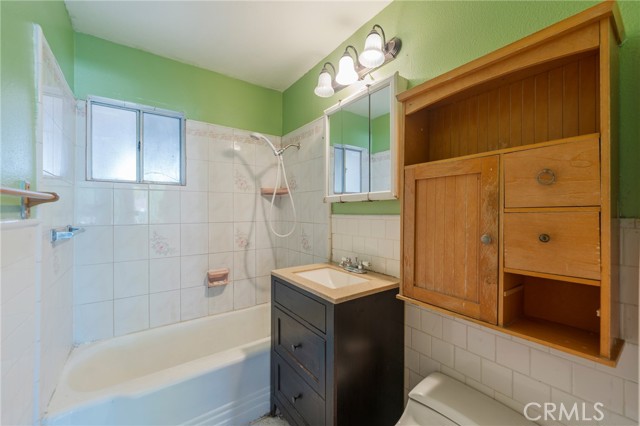 22428 Neptune Avenue, Carson CA: https://media.crmls.org/medias/92e042ff-4079-4575-8561-ae5531bfc470.jpg