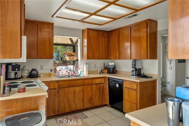 Detail Gallery Image 14 of 33 For 1 Segura Dr, Oroville,  CA 95966 - 3 Beds | 2/1 Baths