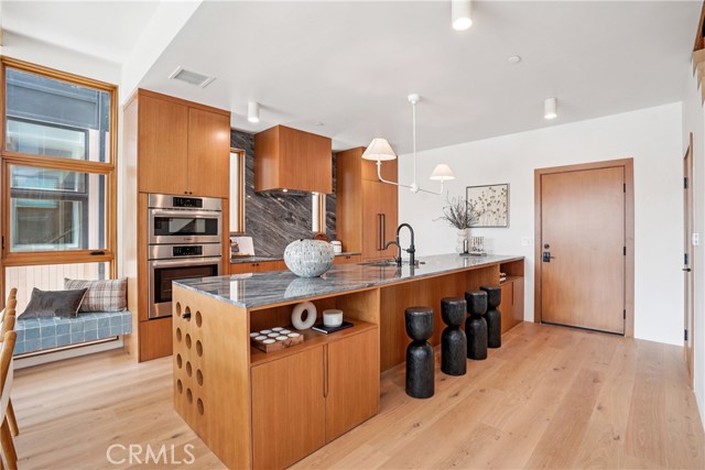 Image 20 of 66 For 647 Navy Street