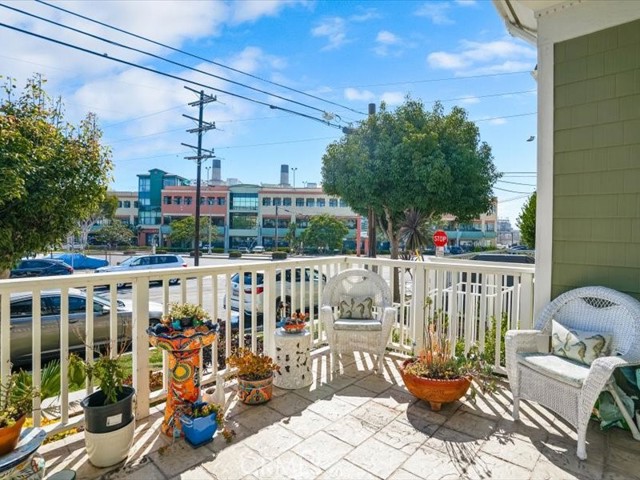 536 Francisca Avenue, Redondo Beach, California 90277, 2 Bedrooms Bedrooms, ,3 BathroomsBathrooms,Residential,Sold,Francisca,SB23154476