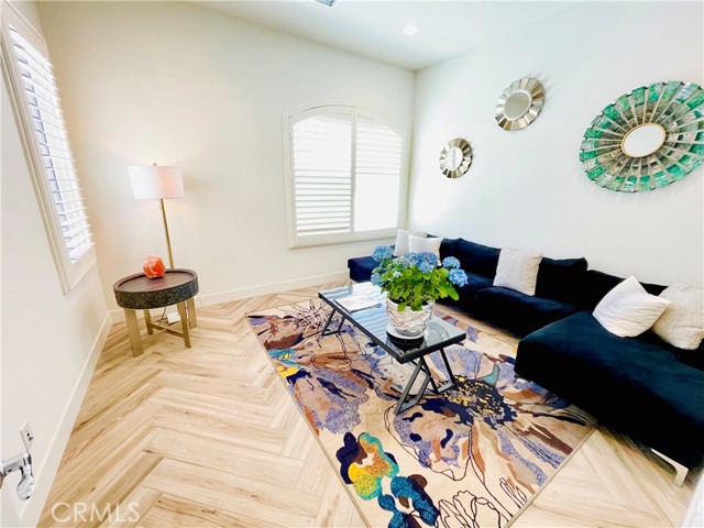 Detail Gallery Image 17 of 24 For 52 Kite, Irvine,  CA 92618 - 6 Beds | 6/1 Baths