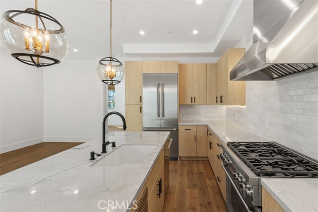 515 1/2 Jasmine, Corona del Mar CA: https://media.crmls.org/medias/92e1d179-ecbf-4f4d-9744-6fe7fd159937.jpg