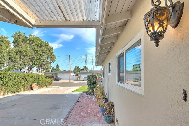 Detail Gallery Image 4 of 43 For 2149 W Cris Ave, Anaheim,  CA 92804 - 4 Beds | 2 Baths