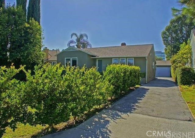 5821 Columbus Avenue, Van Nuys CA: https://media.crmls.org/medias/92e1fb22-7a07-4215-8fa6-588a5fa8e595.jpg