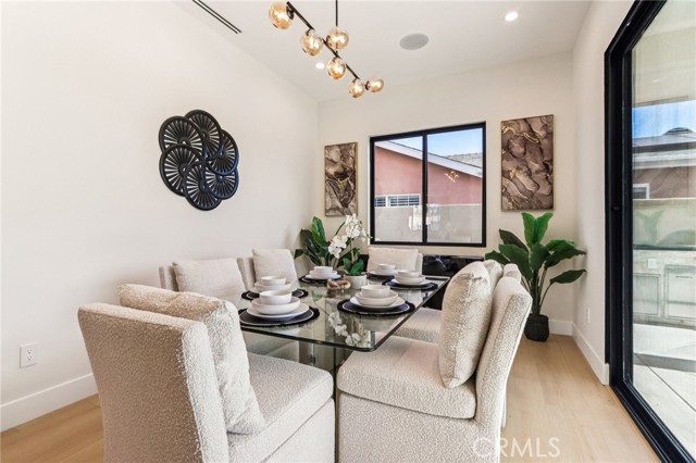 Detail Gallery Image 14 of 72 For 8006 Lloyd Ave, North Hollywood,  CA 91605 - 7 Beds | 6 Baths