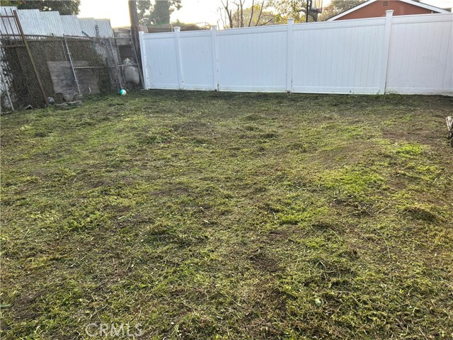 Detail Gallery Image 5 of 5 For 1126 E 106th, Los Angeles,  CA 90002 - – Beds | – Baths