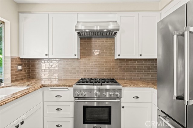 27054 Riversbridge Way, Valencia CA: https://media.crmls.org/medias/92e421ba-fe97-4a49-9390-1efb203f0d1a.jpg