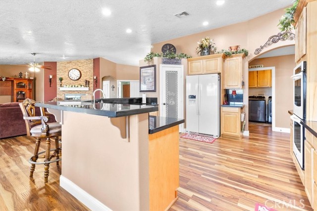 19287 Allegheny Road, Apple Valley CA: https://media.crmls.org/medias/92e437d6-ed78-4d25-91a8-a247d97af158.jpg