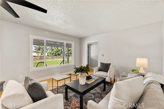 Detail Gallery Image 3 of 50 For 3261 Rodeo Avenue, Chico,  CA 95973 - 3 Beds | 2 Baths