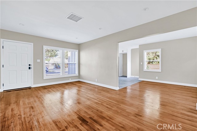 Image 4 of 51 For 5602 Verdura Ave