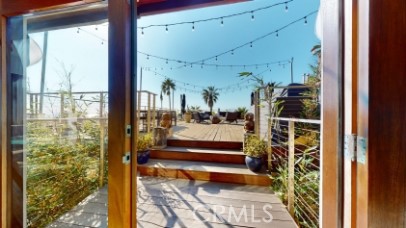 Detail Gallery Image 8 of 33 For 3205 Bayview Dr, Manhattan Beach,  CA 90266 - 3 Beds | 3 Baths