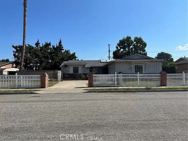 Detail Gallery Image 1 of 1 For 6101 Choctaw Dr, Westminster,  CA 92683 - 3 Beds | 2 Baths