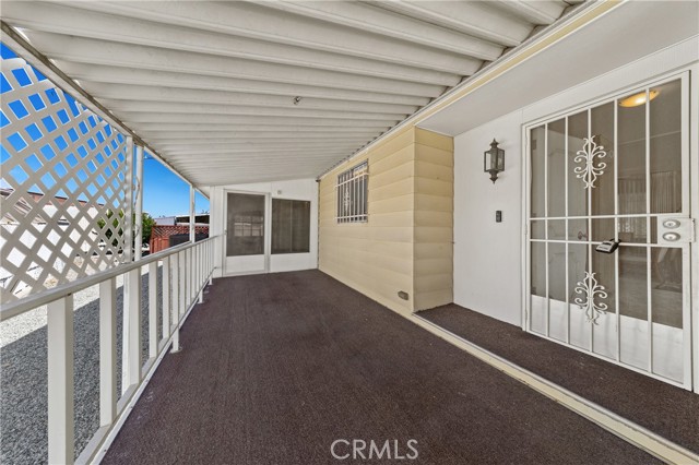 575 S Lyon, Hemet CA: https://media.crmls.org/medias/92e74508-1e44-43cc-8bd8-9691d2ad4b7b.jpg