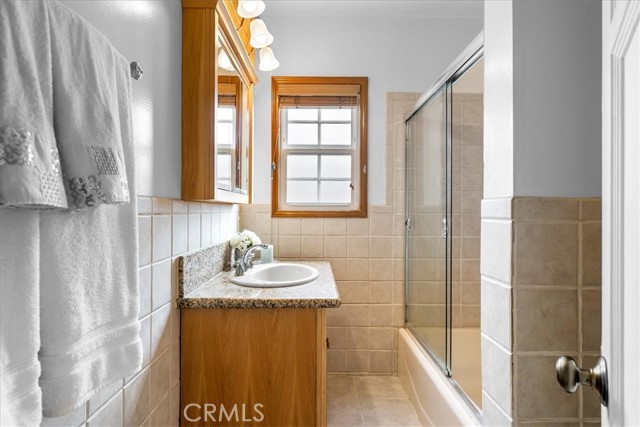 1601 18th Street, Manhattan Beach, California 90266, 3 Bedrooms Bedrooms, ,1 BathroomBathrooms,Residential,Sold,18th,SB21241206