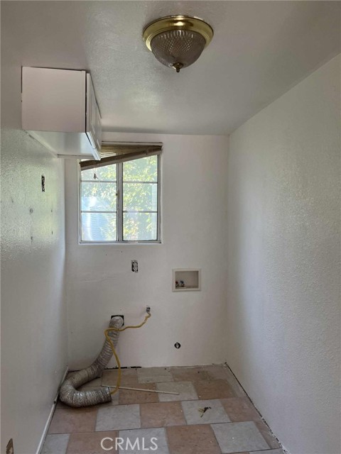 Detail Gallery Image 3 of 13 For 9154 Laurel Ave, Fontana,  CA 92335 - 6 Beds | 2 Baths