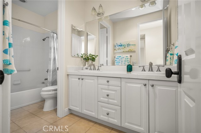 21270 Elda Cir, Huntington Beach CA: https://media.crmls.org/medias/92e74b44-6110-49c7-9c27-3c6d23299e9d.jpg