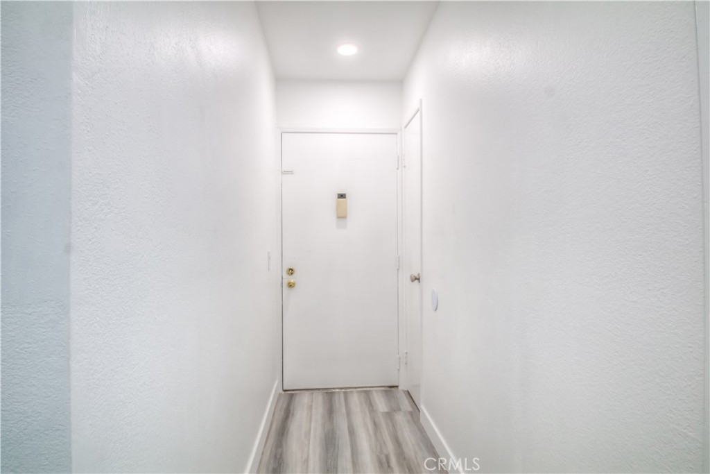 https://media.crmls.org/medias/92e77cca-6042-492a-bbd6-2aeea13176a8.jpg?preset=X-Large