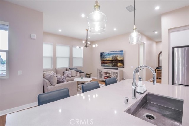 Detail Gallery Image 7 of 27 For 1118 S Urbana, Anaheim,  CA 92805 - 2 Beds | 2 Baths