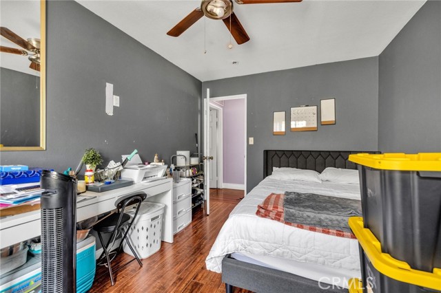 9203 Beach Street, Los Angeles CA: https://media.crmls.org/medias/92e79e51-a8f6-45f1-a0c9-7e7ac80a1c6c.jpg