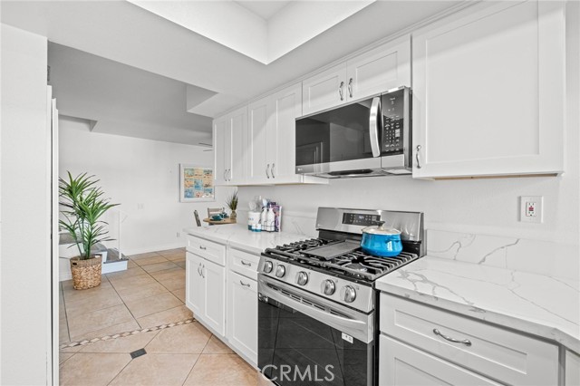 Detail Gallery Image 6 of 38 For 4452 Howard Ave #102,  Los Alamitos,  CA 90720 - 2 Beds | 2/1 Baths