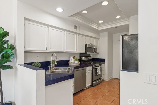Detail Gallery Image 10 of 34 For 32 Breakers Ln, Aliso Viejo,  CA 92656 - 2 Beds | 2/1 Baths