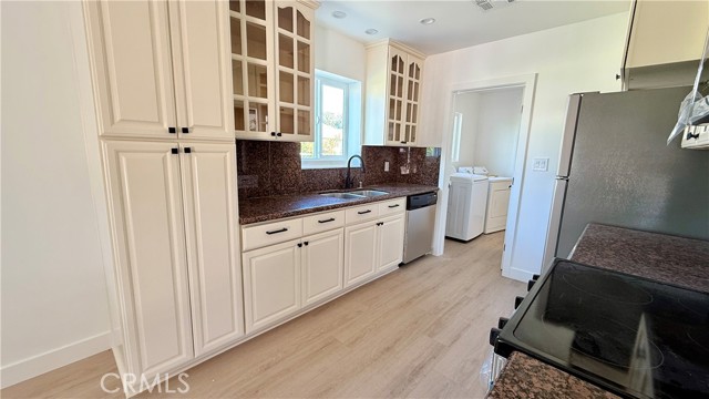Detail Gallery Image 3 of 16 For 17438 Horace St, Granada Hills,  CA 91344 - 4 Beds | 2 Baths
