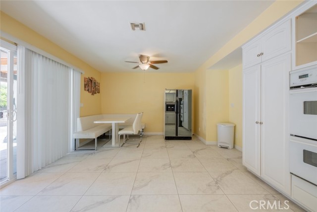 19941 Hiawatha Street, Chatsworth CA: https://media.crmls.org/medias/92ea0d77-19a5-49c9-9920-e935593c01e8.jpg