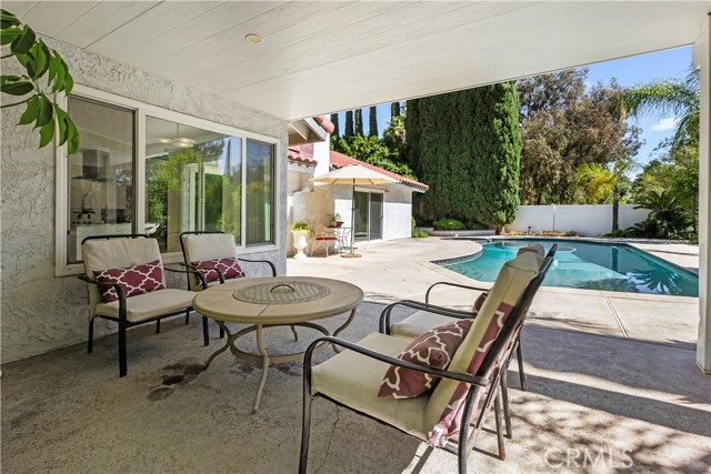 6065 Saint Augustine Drive, Riverside CA: https://media.crmls.org/medias/92ea97fb-0446-4416-8f9d-b1ea7133a723.jpg